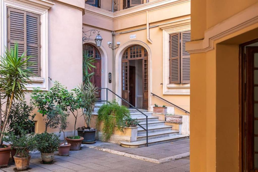 Heart Of Rome-napoleone Apartment-10 To Colosseo Apartamento Roma